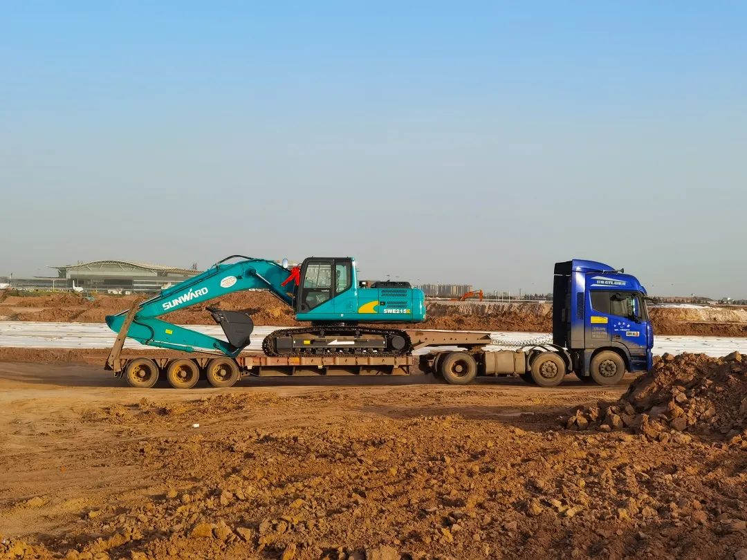 冲、、冲、、冲！！！带您感受122cc太阳成智能挖掘机火热交机时刻