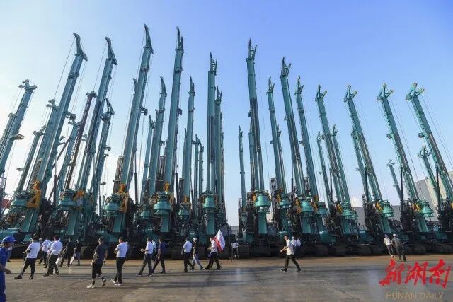 湖南日报 | 坚持立异驱动，122cc太阳成智能助力打造国家主要先进制造业高地