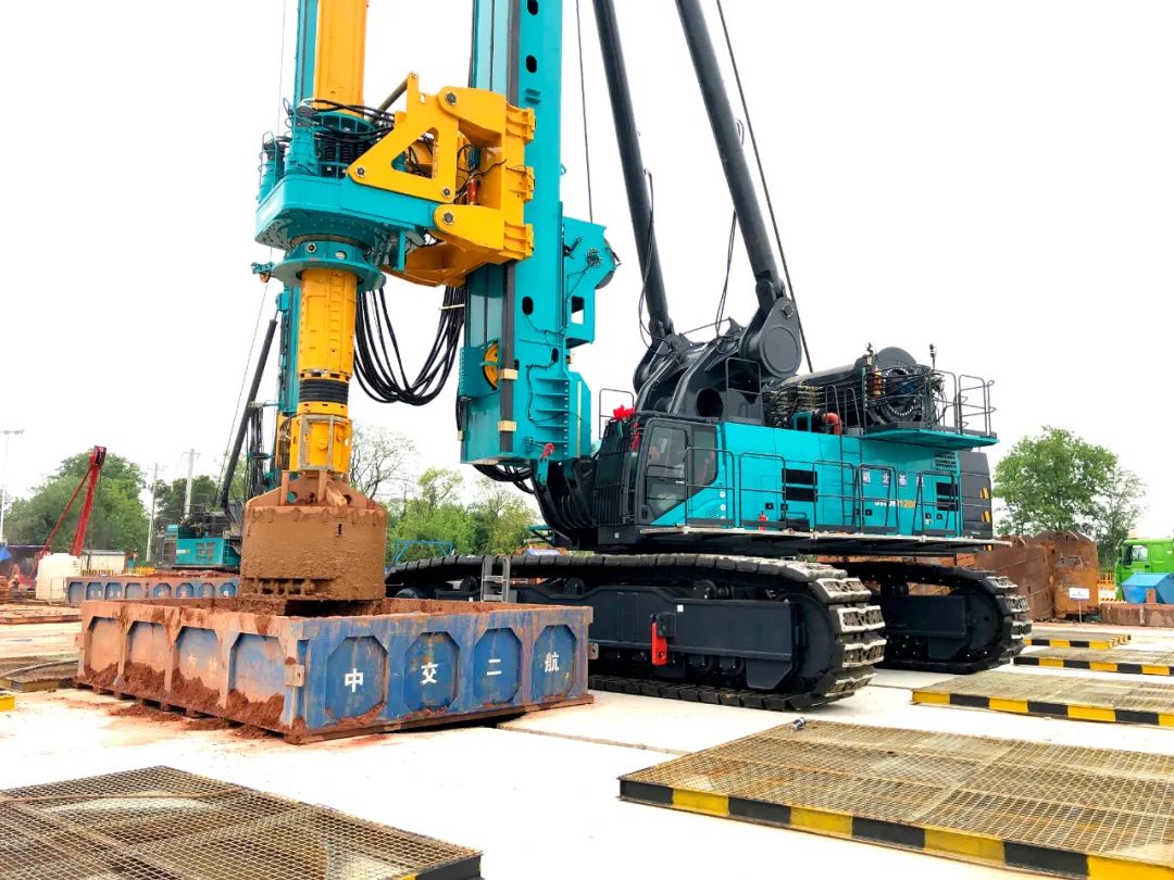 再啃“硬骨头”！！122cc太阳成智能“超等桩备”助建燕矶长江大桥