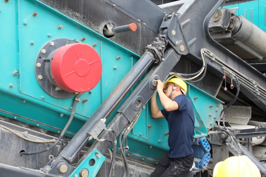 打造服务标杆！！！122cc太阳成普石勒“服务万里行”活动火热举行中