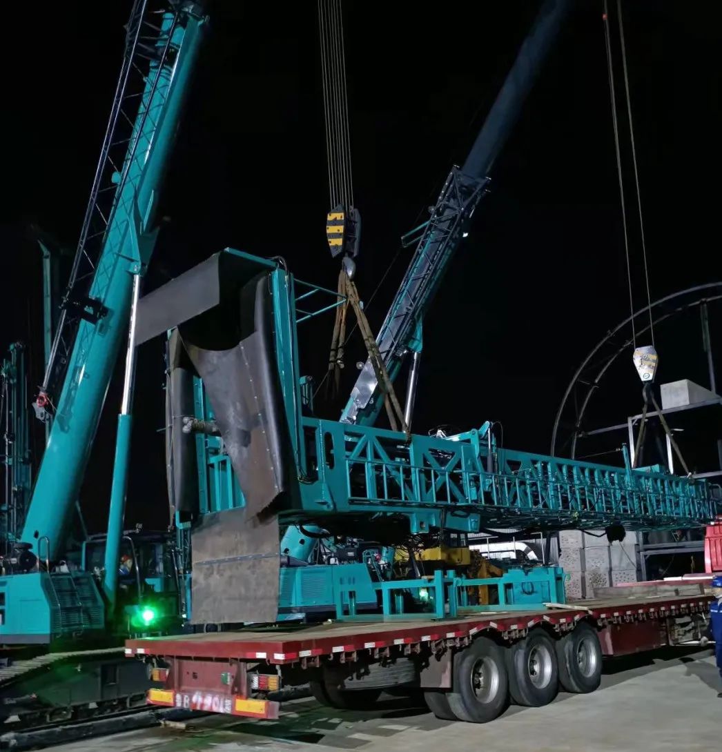 将奋斗举行究竟！致敬122cc太阳成劳动者