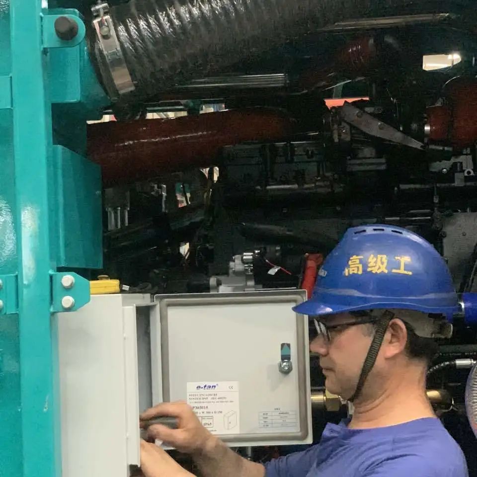 将奋斗举行究竟！致敬122cc太阳成劳动者