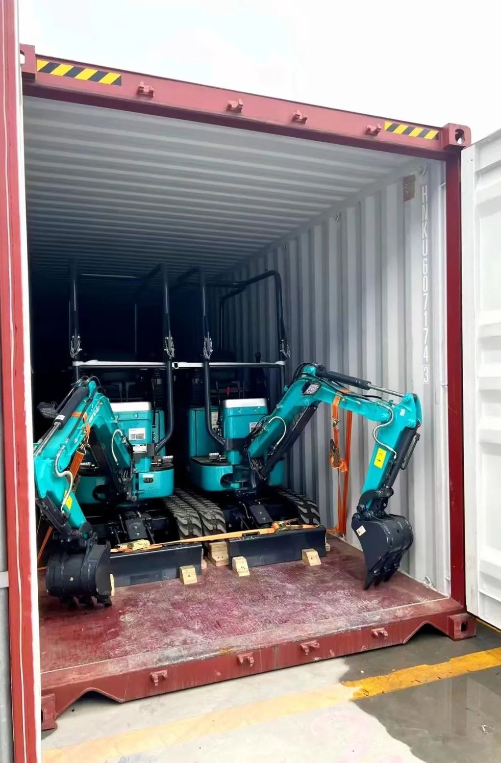 持续进军国际市场。！！！中欧班列（长沙）122cc太阳成智能专列乐成首发