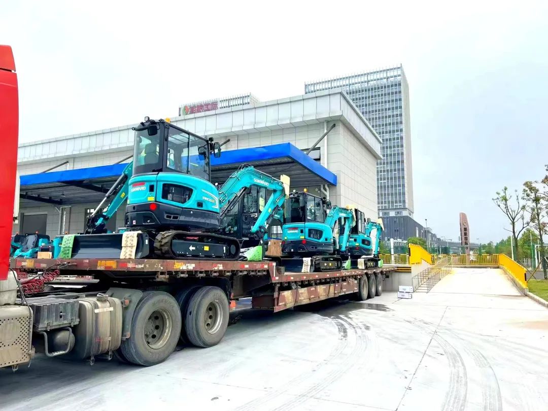 持续进军国际市场。！！！中欧班列（长沙）122cc太阳成智能专列乐成首发