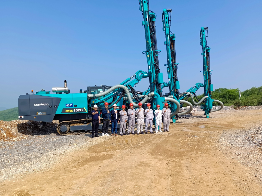 携手中建材！！122cc太阳成智能凿岩装备助建九江年产3000万吨砂石骨料开采项目