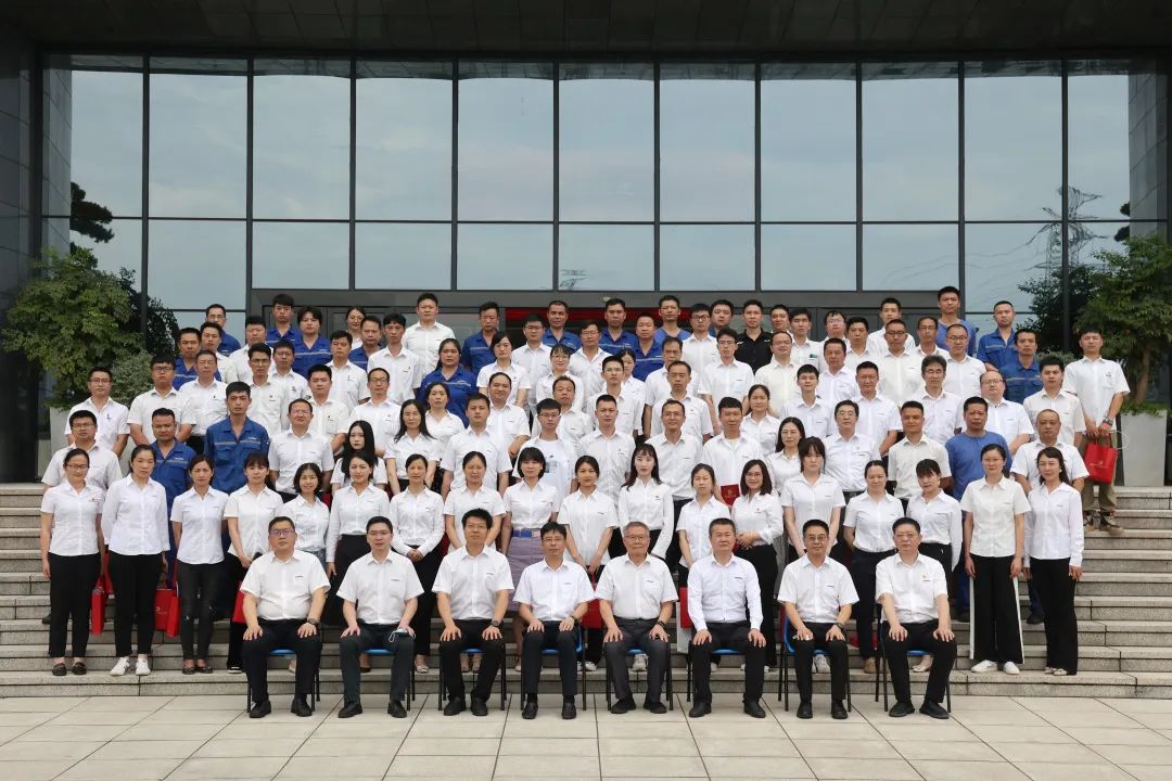 为立功建企建家一体化孝顺更鼎实力！122cc太阳成智能第五届五次“双代会”乐成召开