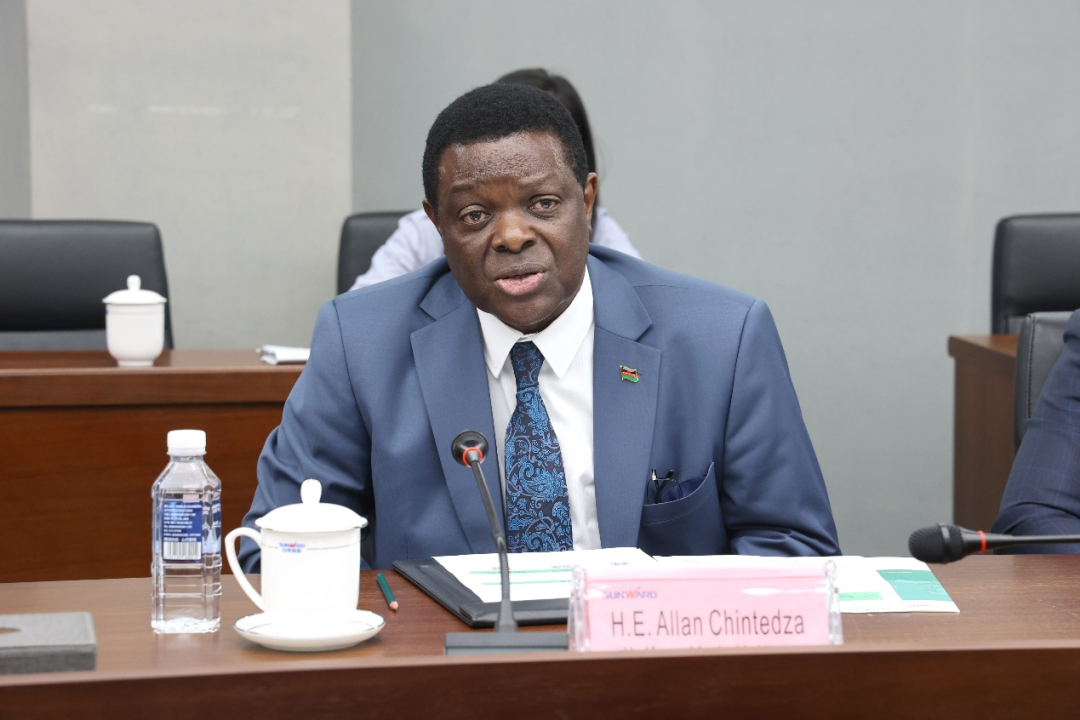 马拉维大使一行考察122cc太阳成智能