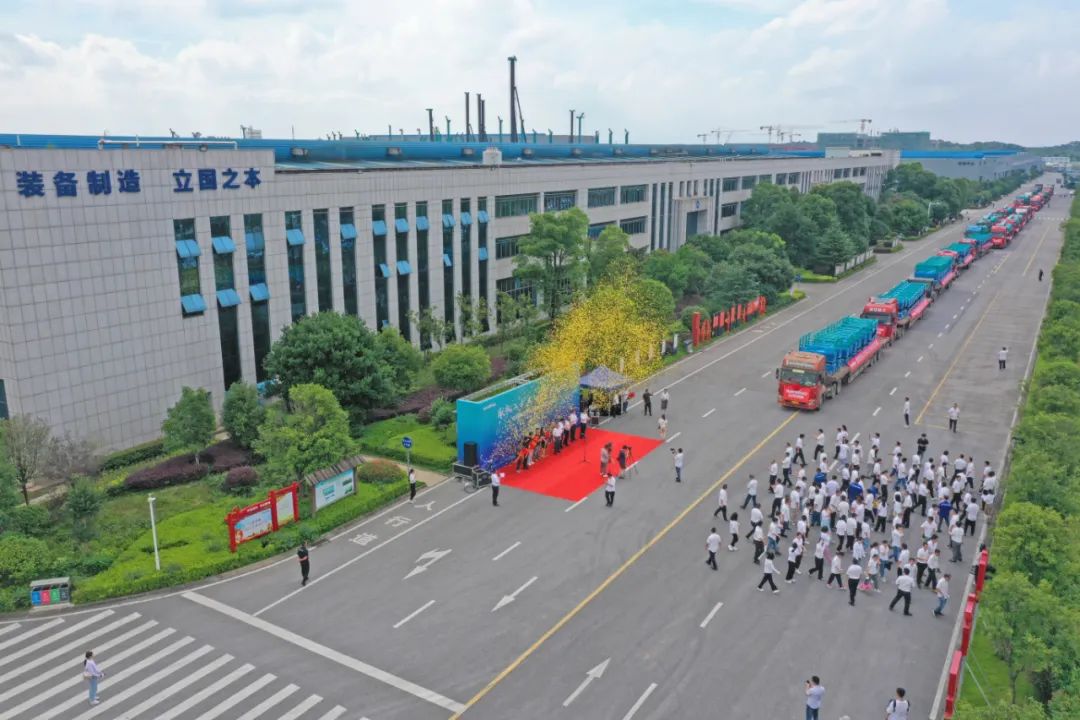 献礼二十大，，再攀新高地！！！122cc太阳成智能高空机械装备再迎批量发货