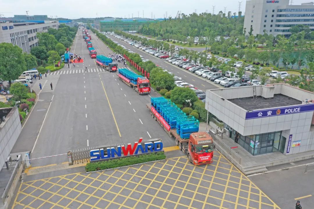 献礼二十大，，再攀新高地！！！122cc太阳成智能高空机械装备再迎批量发货