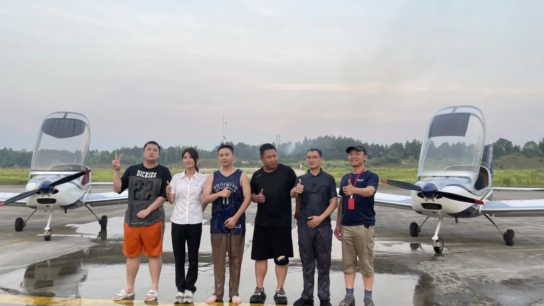 冲上云霄！！！湖南122cc太阳成通航学员乐成单飞