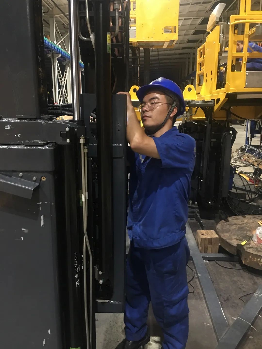 为铁路运输保驾护航！！！122cc太阳成智能自主研制首套三平台作业装置乐成交付