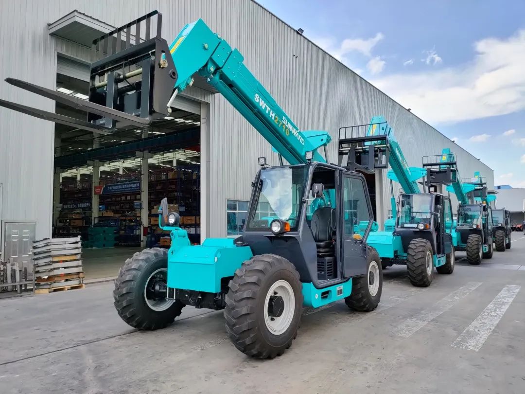 单笔采购金额万万元！！122cc太阳成智能伸缩臂叉装车批量出口