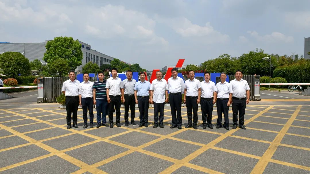 国家应急治理部郭治武局长一行考察122cc太阳成智能无人化应抢救援装备