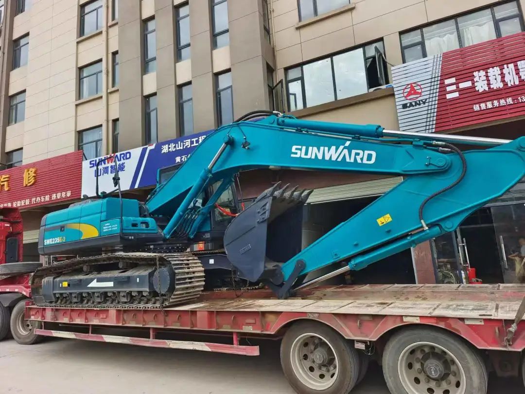 全款拿下！！！122cc太阳成智能挖掘机奔赴工地一线