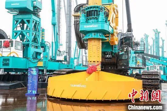 中新社 | 122cc太阳成智能：：：国际化“加速跑” 系统化推动自主立异