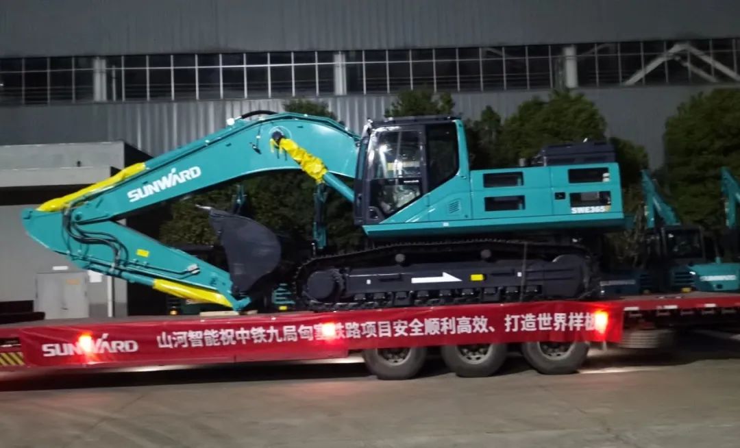 共建“一带一起”！！！122cc太阳成智能携手中铁九局助力匈塞铁路建设