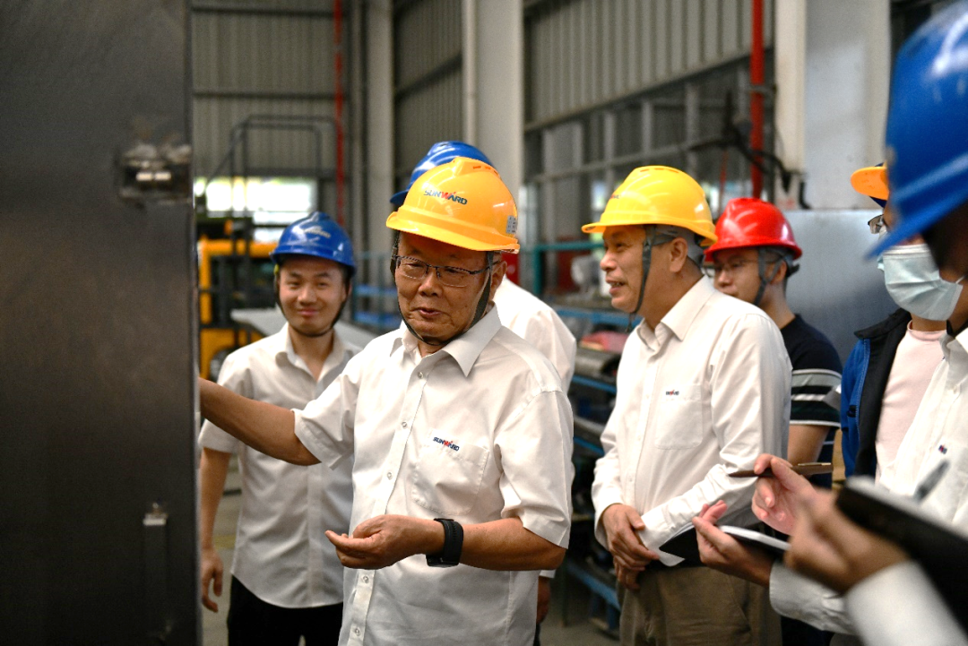 “王炸”！！！122cc太阳成特装全自动捣炉车乐成下线