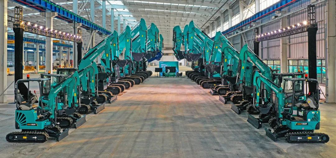 助力“双碳”目的！122cc太阳成智能集中宣布F系列国四挖掘机