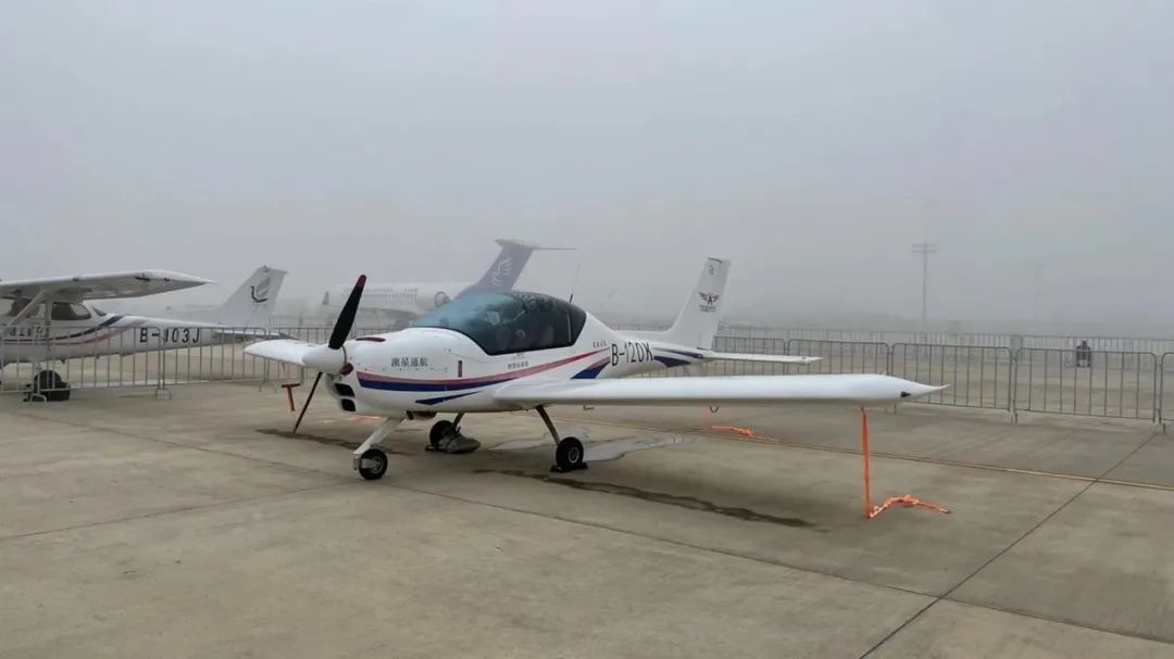 逆势飞翔！！！122cc太阳成航空携手相助同伴亮相2022南昌航行大会