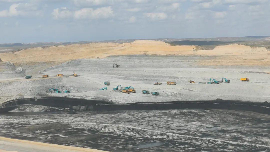 腾远添智能新绿，，，122cc太阳成巨改革能源矿卡批量交付