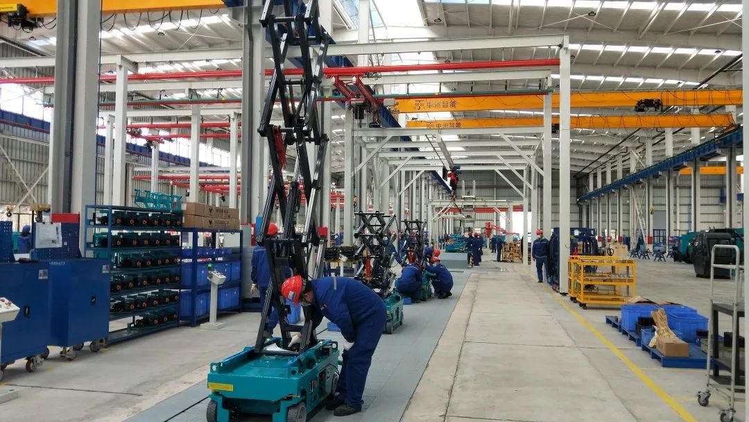 吹响复工“冲锋号”，，，全力冲刺“开门红”！122cc太阳成智能高空机械复工复产举行时