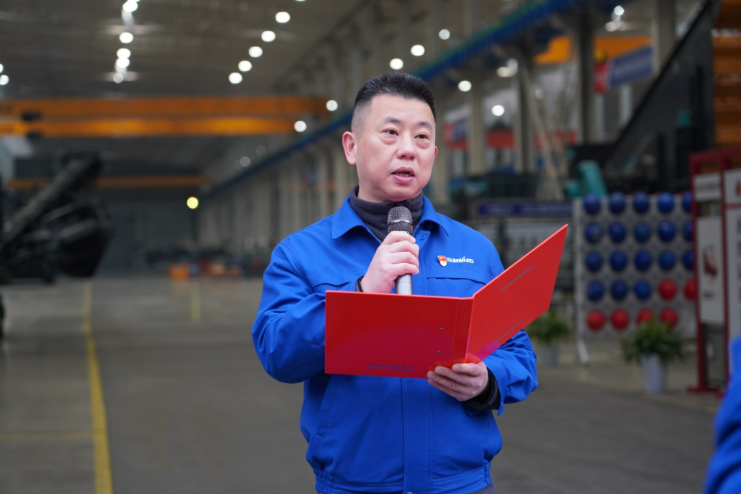 “持证上岗，成为破碎筛分装备的好管家！”