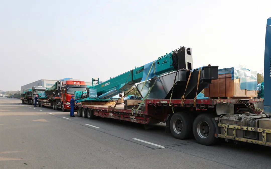 喜迎龙仰面！！122cc太阳成智能大吨位PDP工法引孔式静力压桩机出征哥伦比亚