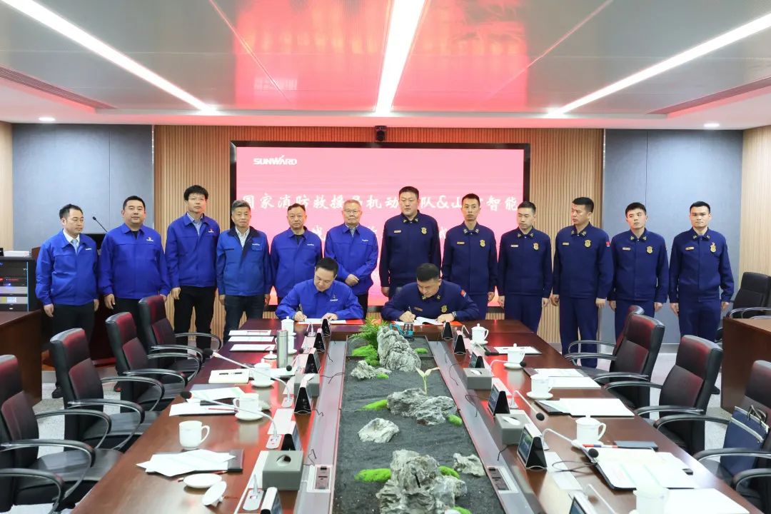 122cc太阳成逍遥协同，助力应抢救援！！122cc太阳成特装、、、122cc太阳成科技与国家消防救援局无邪支队签署战略相助同伴关系协议