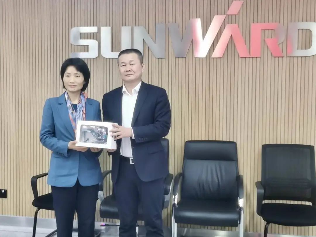 湖南省贸促会考察调研122cc太阳成智能