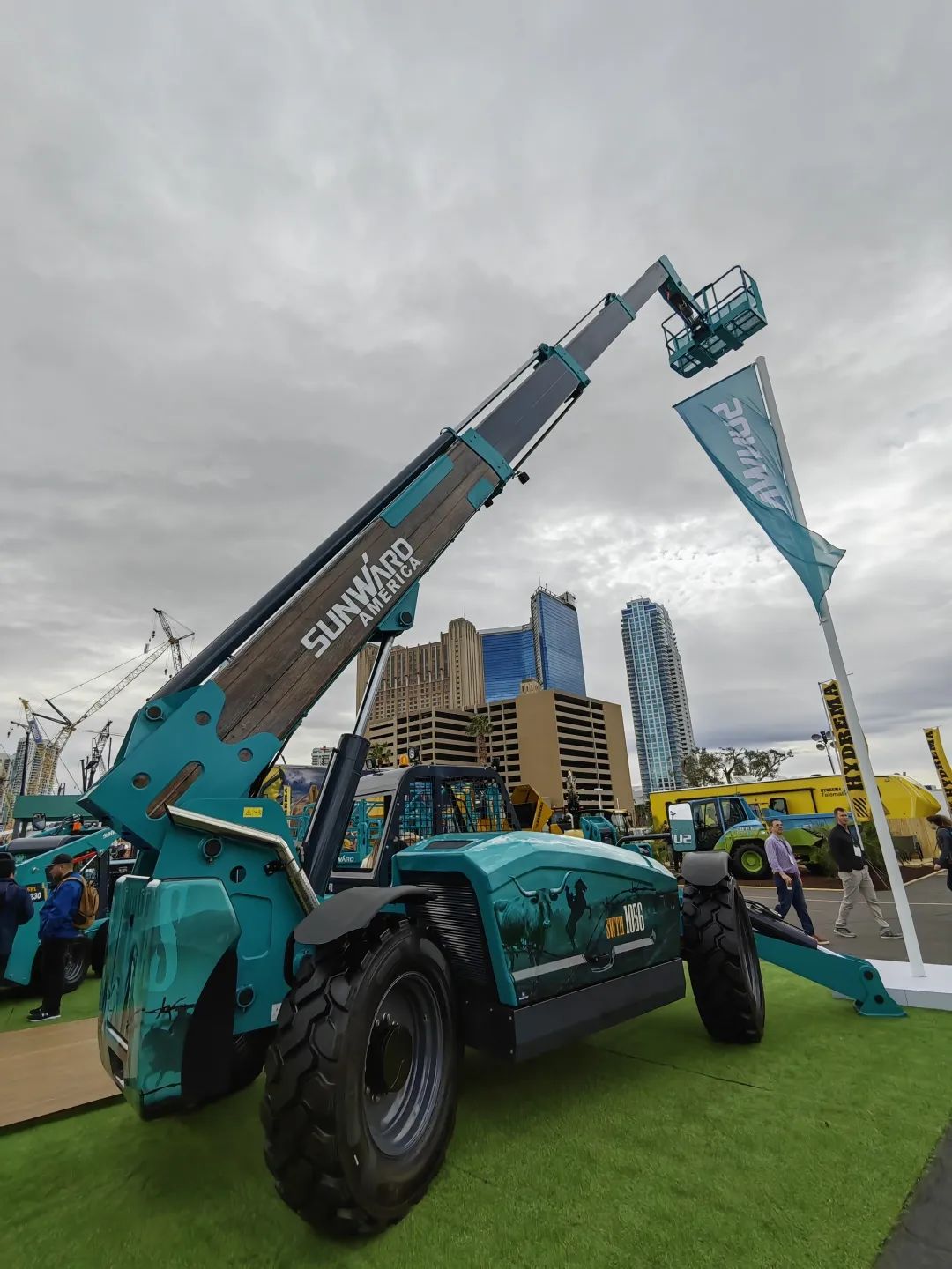 拉展直播 | 122cc太阳成智能高空精品亮相2023美国拉展，哪款是你的最爱？？？