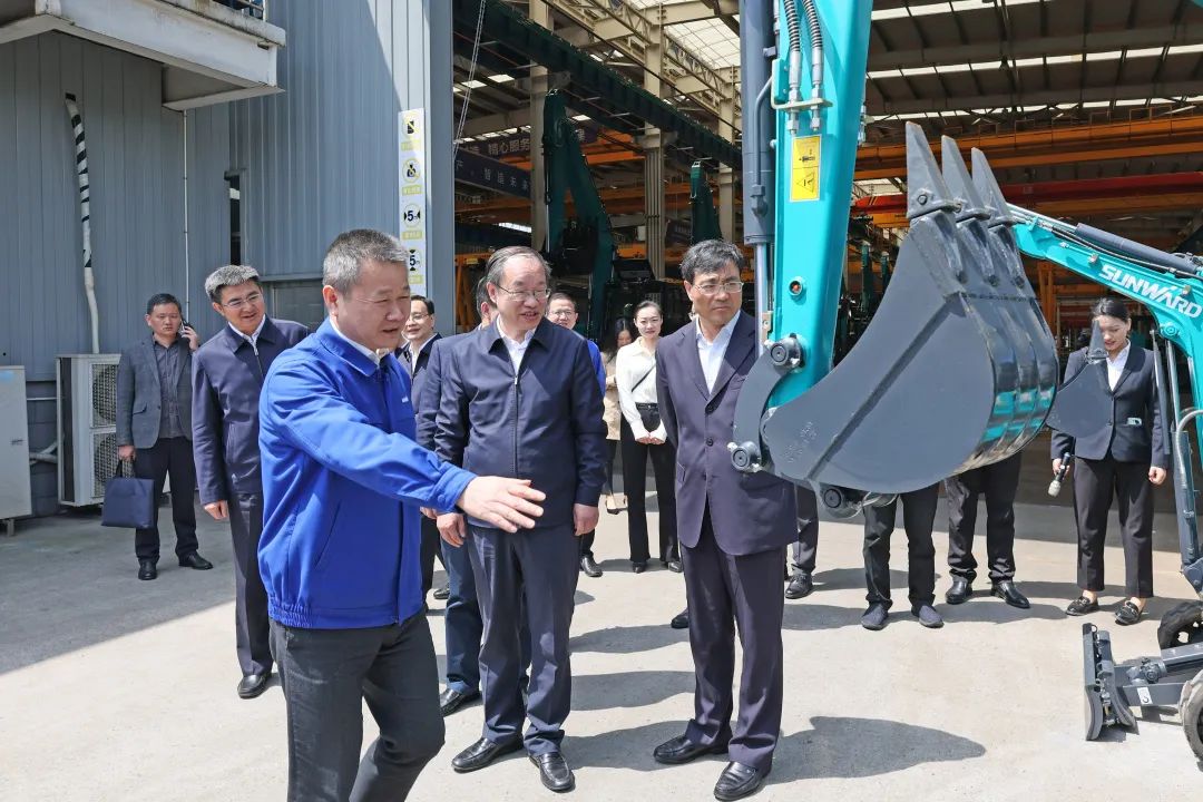 人社部党组成员、副部长俞家栋考察调研122cc太阳成智能