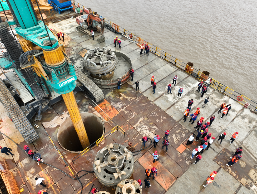 超等装备助建超等工程！122cc太阳成智能超等旋挖钻机SWDM1280推介会乐成举行