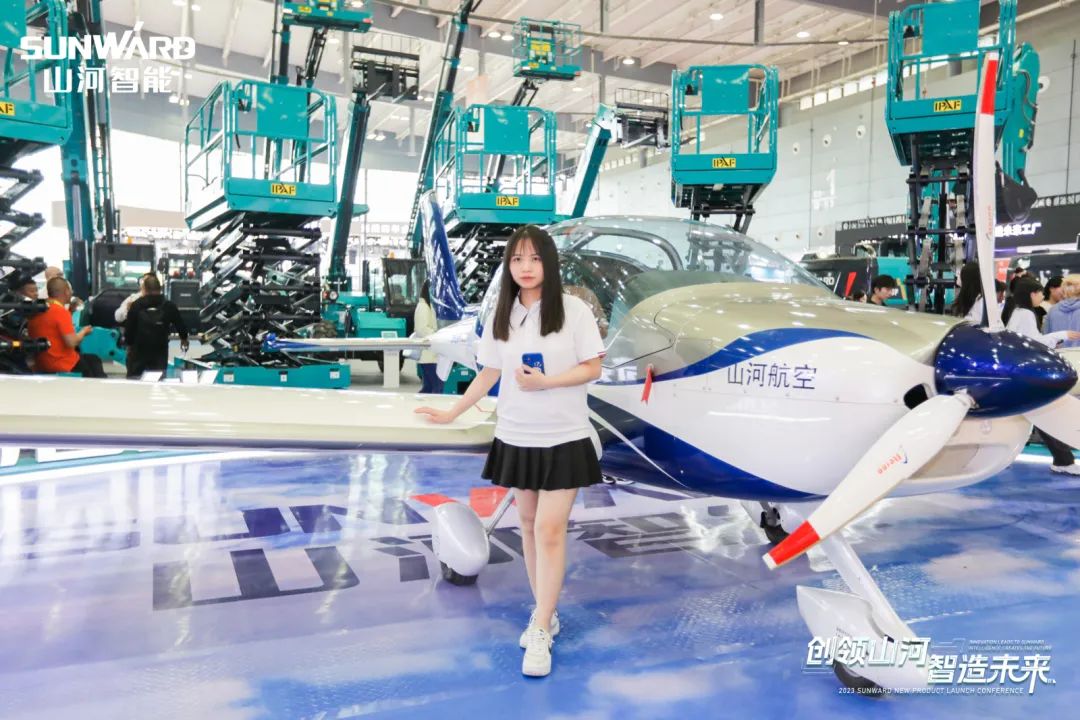 闪灼2023 CICEE！！看122cc太阳成智能“明星产品”有多“炫”