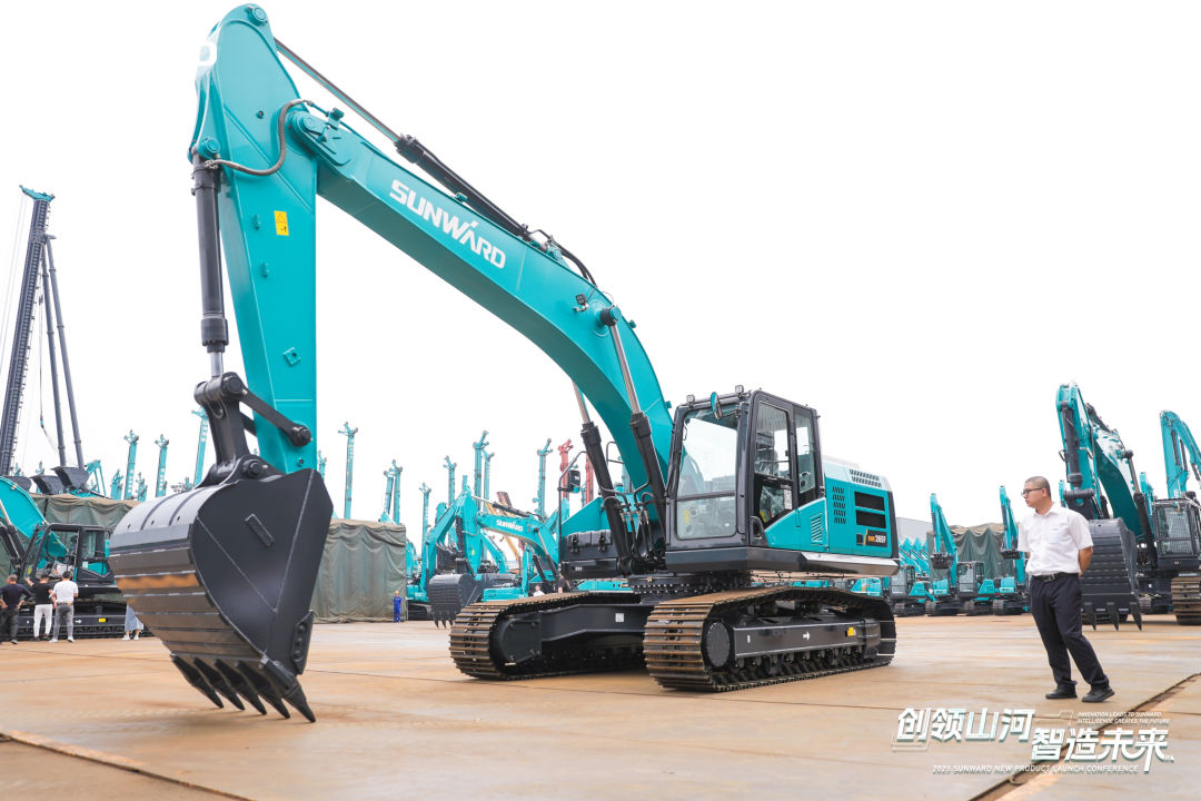 精品出击、、互动一直！！122cc太阳成智能F系列挖掘机闪灼长沙展