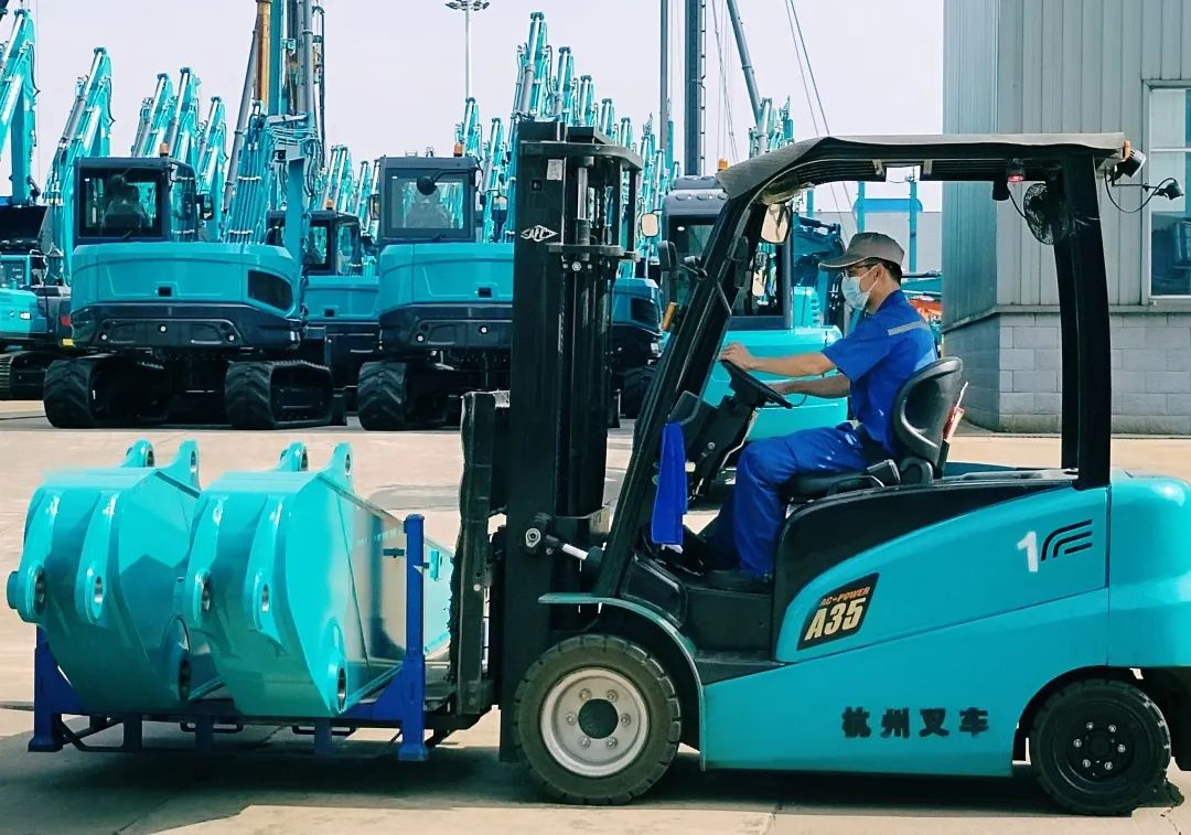 劳动庆幸，，创立伟大！！纪录那些通俗且伟大的劳动瞬间