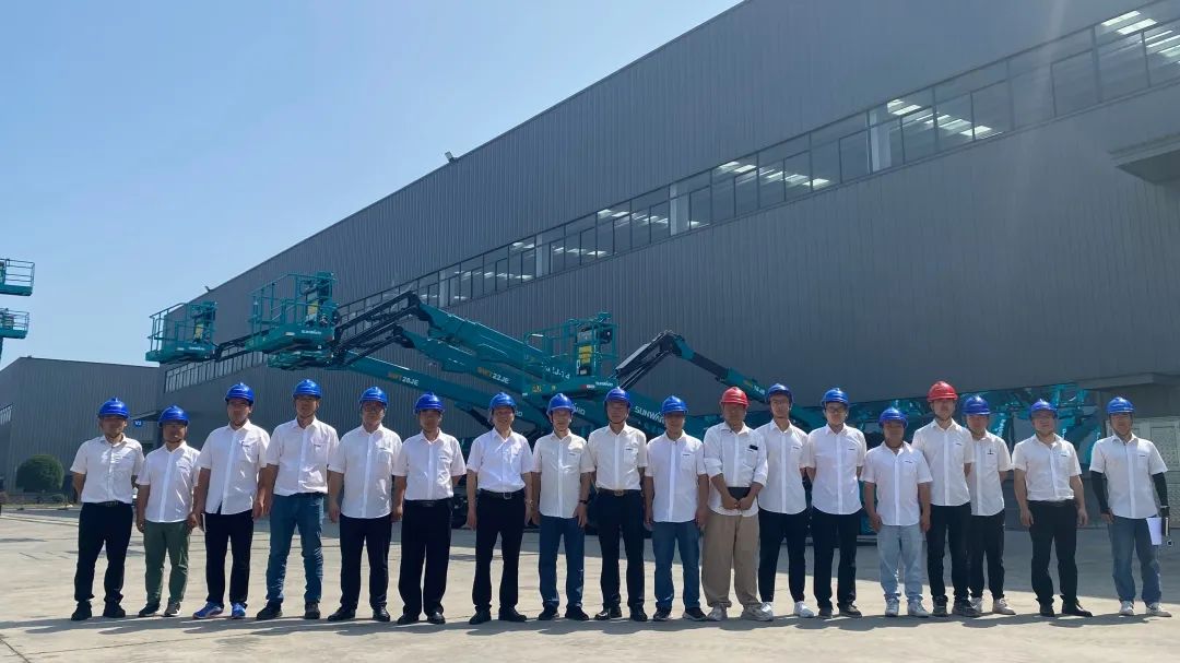 新能源家族再添“新丁”！！122cc太阳成智能三款电动臂式高空作业平台齐下线