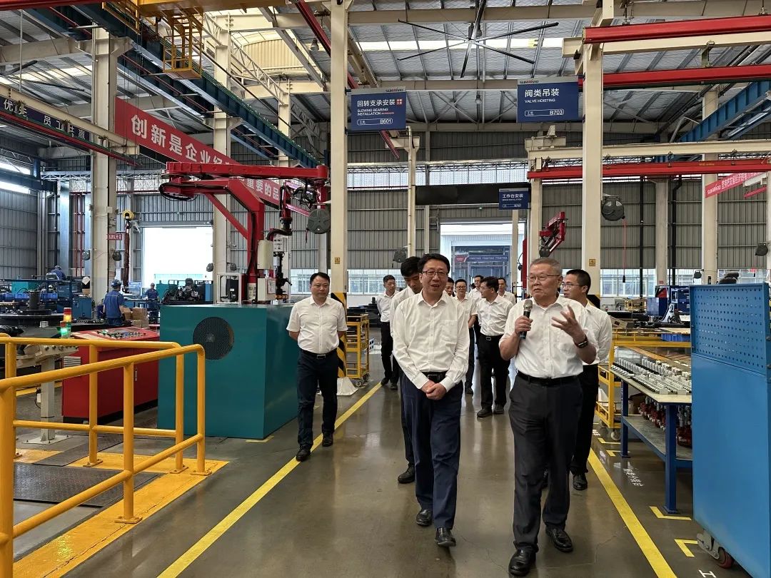 中国联通集团副总司理梁宝俊到访122cc太阳成智能