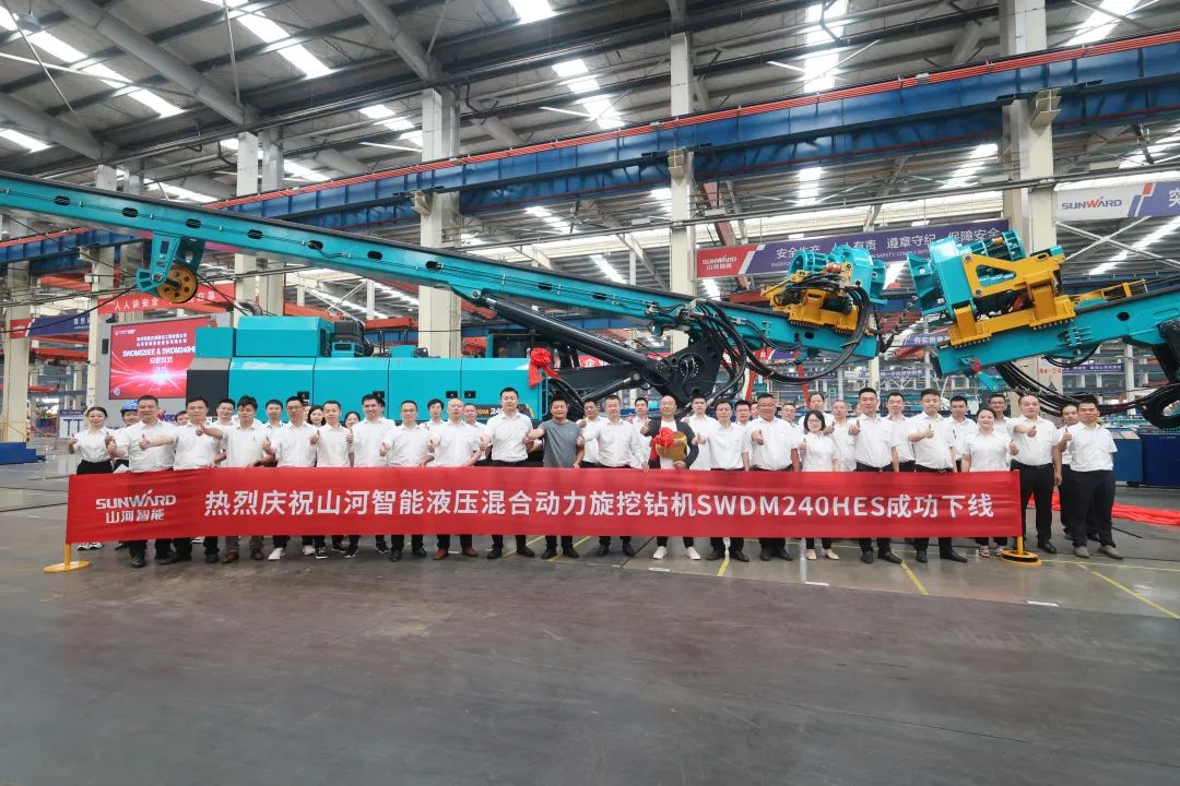 助力“双碳”、、、绿动未来！122cc太阳成智能增程式电动旋挖钻机、、、液压混淆动力旋挖钻机齐交付