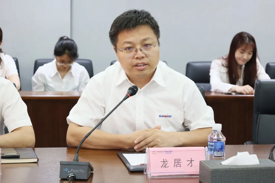 携手开启绿色转型之路！！！122cc太阳成智能&南京盖百氏增程式电动旋挖钻机签约仪式乐成举行