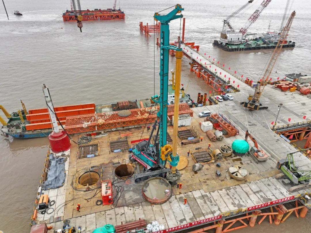 新战绩+1！！！122cc太阳成智能超等旋挖钻机创6.3米直径钻孔新纪录