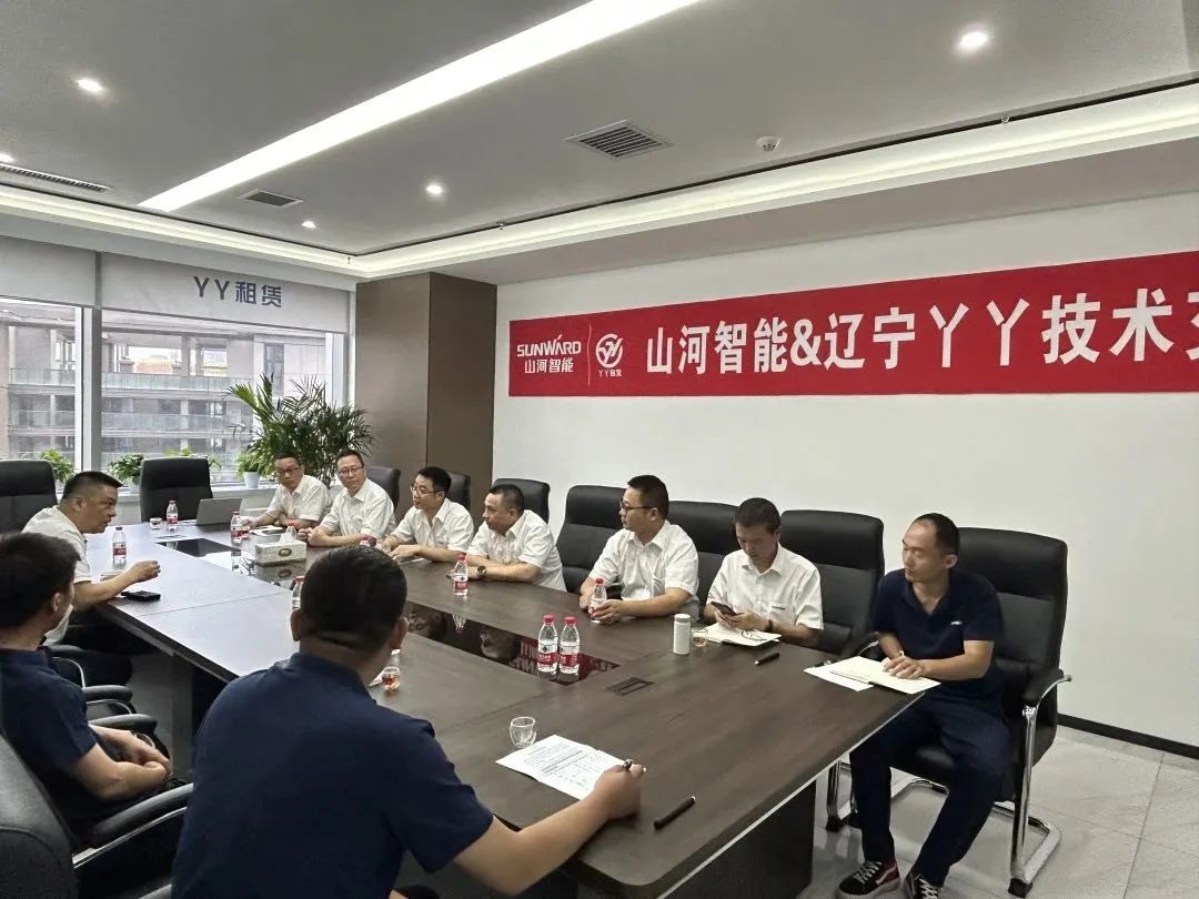 谛听客户心声！！！122cc太阳成智能高空机械“服务万里行”走进东北