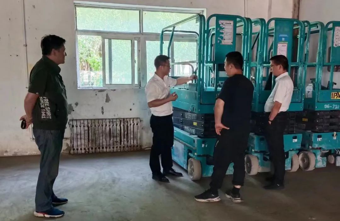 谛听客户心声！！！122cc太阳成智能高空机械“服务万里行”走进东北