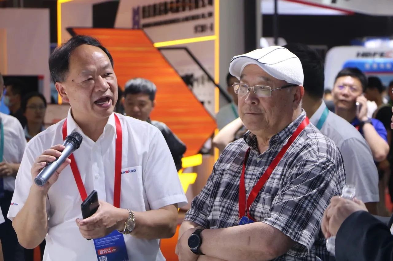 中铁122cc太阳成亮相首届广州大湾区国际轨道交通工业生长论坛暨展览会