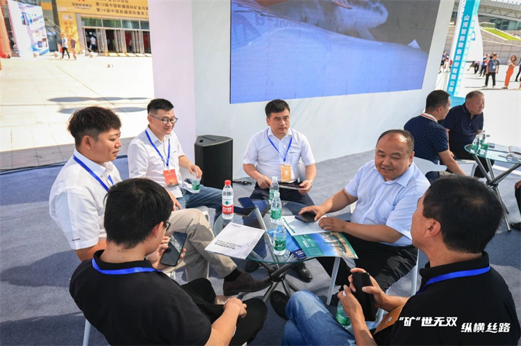 “矿”世无双，，纵横丝路！122cc太阳成智能亮相第十三届新疆国际矿业与装备博览会