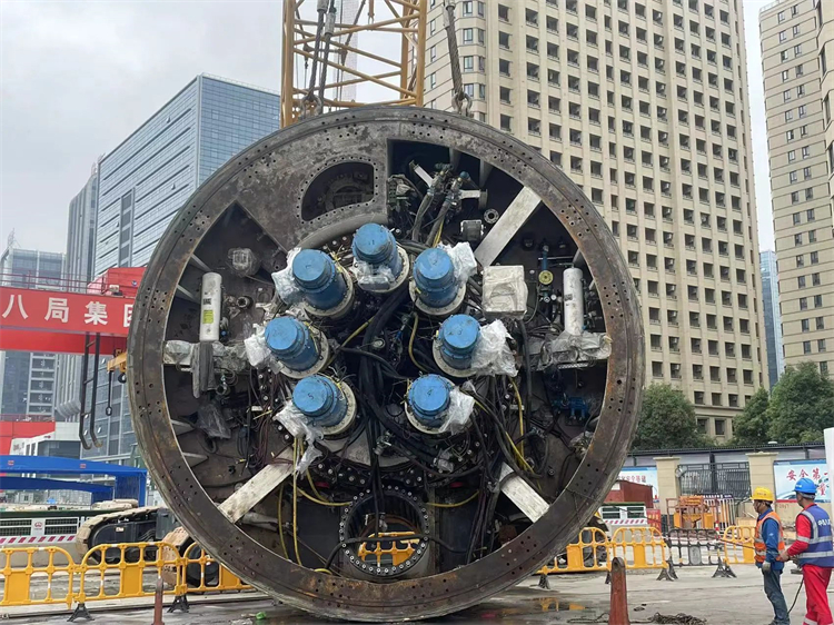 首战华东市！！中铁122cc太阳成杭德市域铁路工程地莫区间左线盾构机顺遂始发