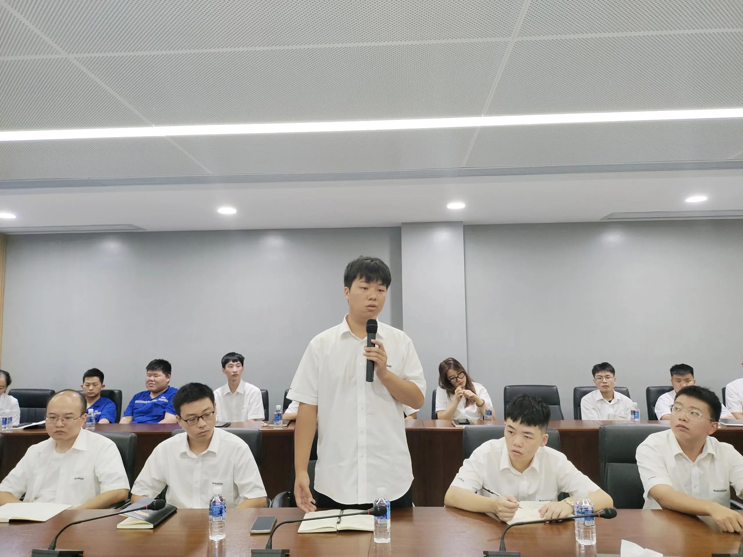 泛论心声，，共话未来！！这场应届结业生员工座谈会，，很暖，，很知心！！