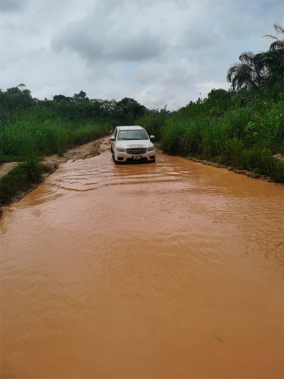 品质122cc太阳成，，专心折务！！122cc太阳成智能服务万里行活动走进非洲加纳