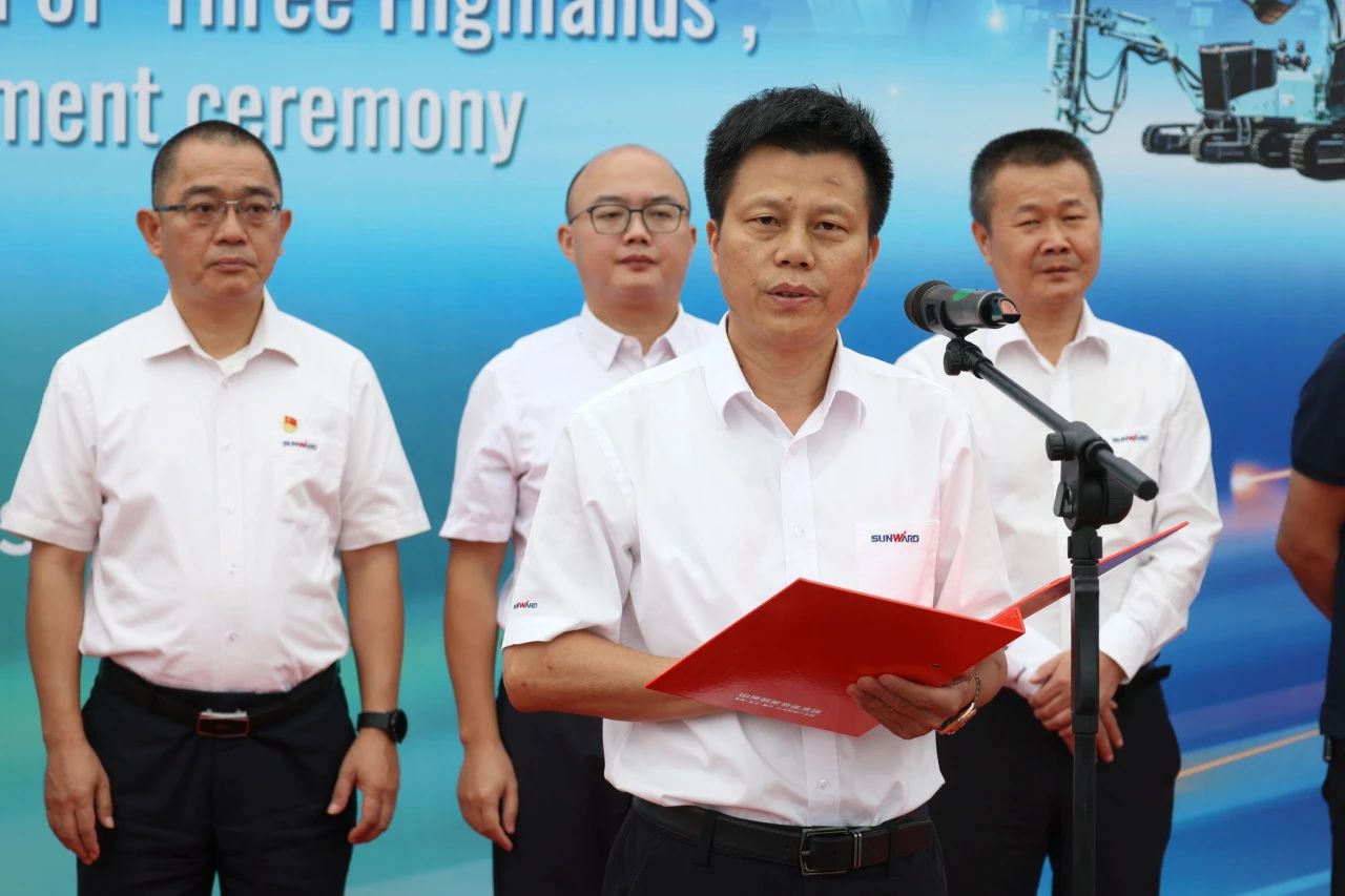 持续进军国际市。。！！122cc太阳成智能近百台装备集中发货