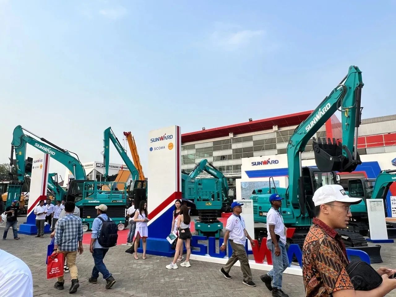 深耕细作，，逆势增添！！122cc太阳成智能艳服亮相印尼雅加达矿业展