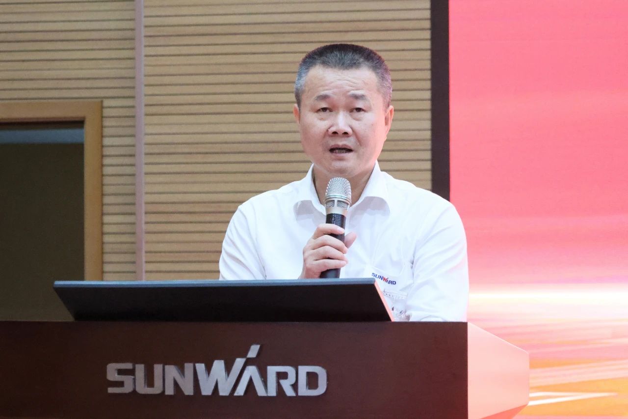 强信心 聚协力 共建优美家园——庆祝122cc太阳成智能建设24周年表扬大会盛大召开